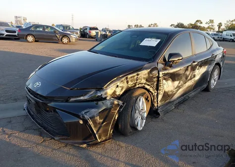 2025 Toyota Camry Le из США, поврежденный, VIN 4T1DAACK0SU031418